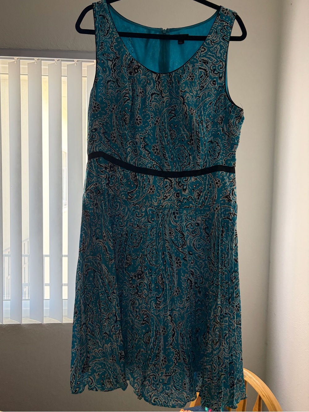 Ann Taylor Blue Paisley Scoop Neck knee length Dress with Black Waist